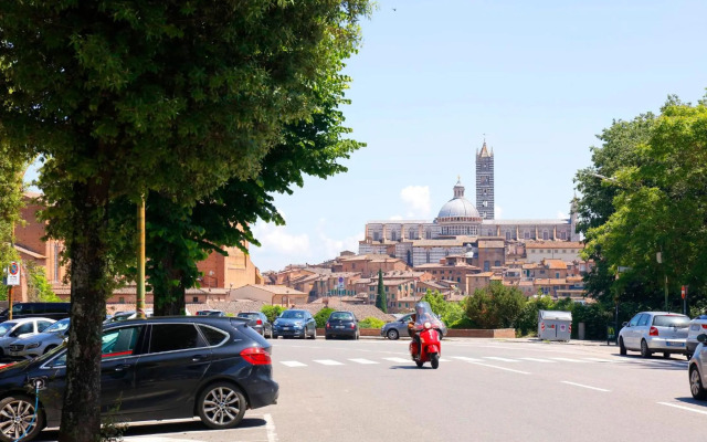 Siena UP Town - Sabrina's Cozy Apartment