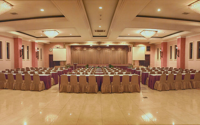 Lotus Garden Hotel