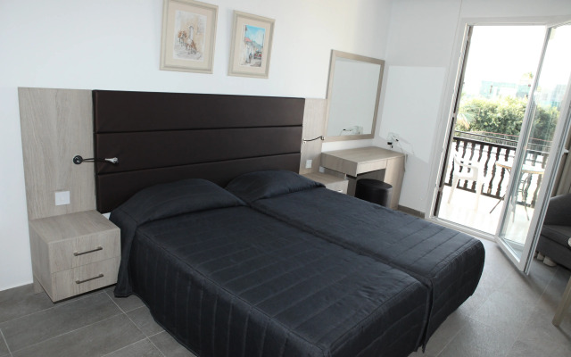 Dionysos Central Hotel