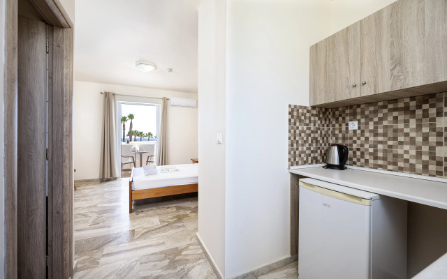 Mammis Beach Hotel