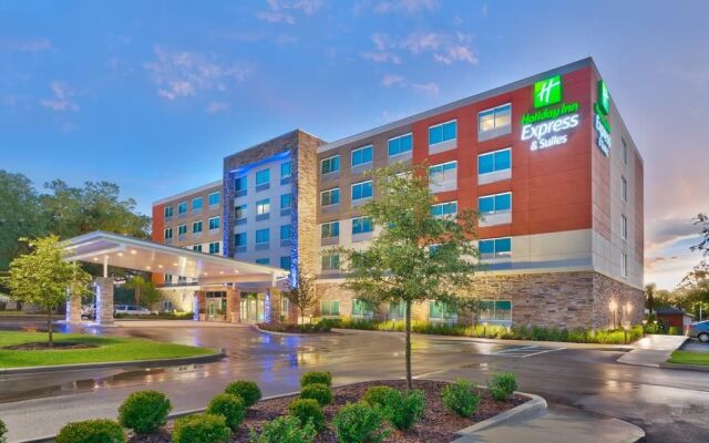 Holiday Inn Express & Suites Gainesville I-75, an IHG Hotel