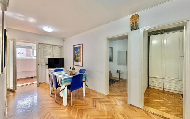 Two Bedroom Apt near Slovenska Beach