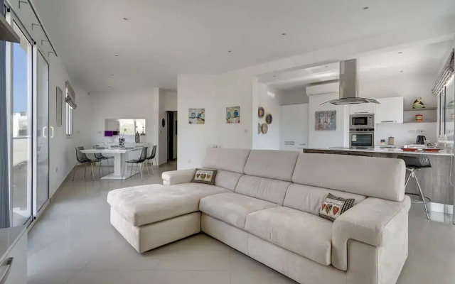Luxury 2 Bedroom Penthouse in St Julians
