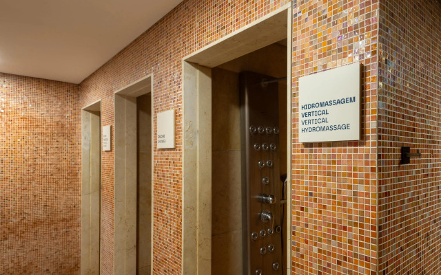 Sesimbra Oceanfront Hotel