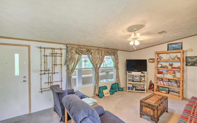 Bright Steinhatchee Home: Proximity to Ocean!