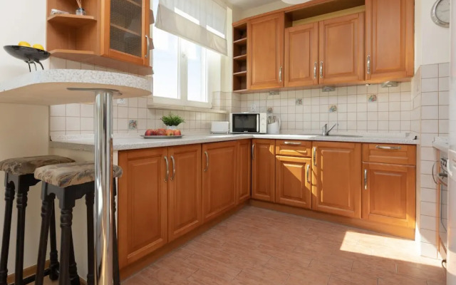 Belgradzka Apartment Warsaw by Renters