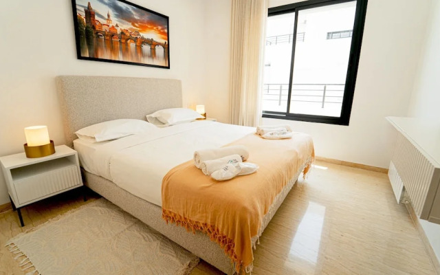 New Central and Luxury In Jardin de Carthage