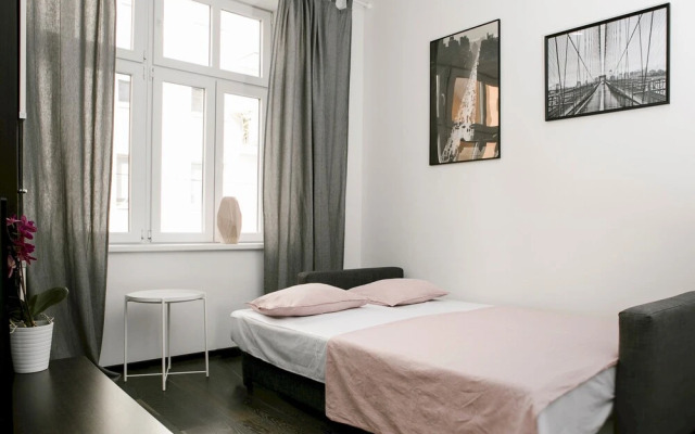 Bright and Charming Apartment Close to the Center