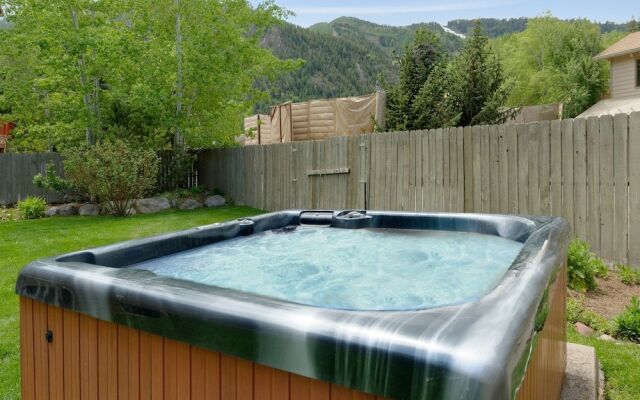 Frias Homes Of Aspen