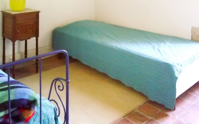 Mansion With 4 Bedrooms in Moussy, With Enclosed Garden