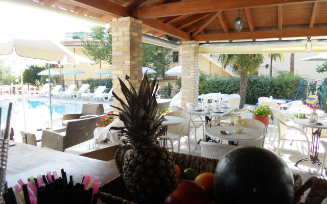 Elli Marina Studios and Apartments