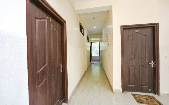 Fabhotel Kempty Lake Resort