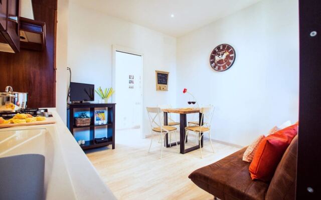 Romantic Flat With Large Terrace Close to S. Peter