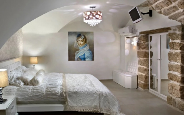 Lighthouse suite
