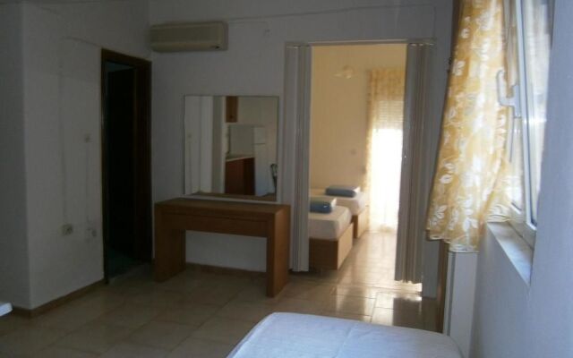 Hotel Maravelias