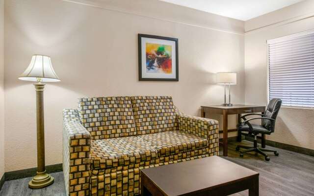 Quality Inn & Suites Jacksonville-Baymeadows