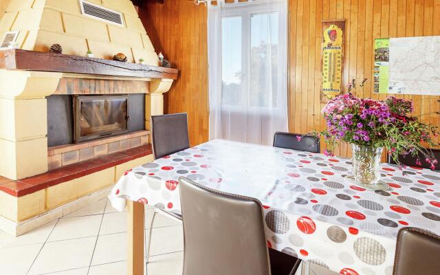 Luxury Holiday Home in Prats-du-périgord With Swimming Pool