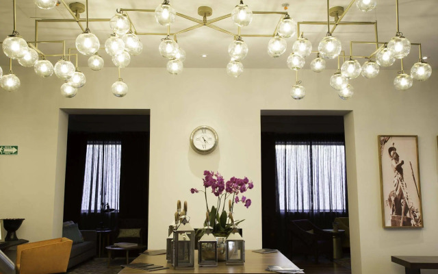 Hotel Love It CAS Consulate