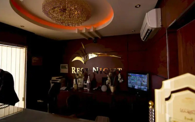 Rest Night Hotel Suites- AL Ta`awon