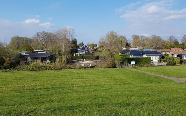 Nieuwe Beachbungalow aan IJsselmeer 39 24