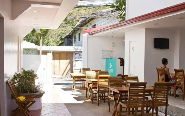 Second Wind Hostel by MNL