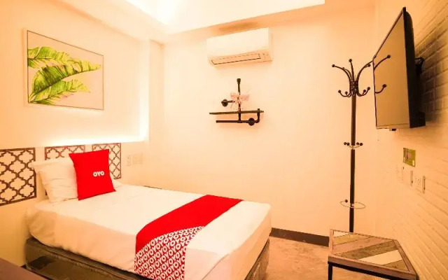 The Greenhive Hotel by OYO Rooms