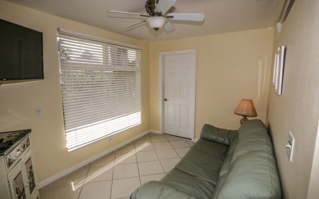 5570 Palmetto Street