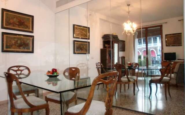 Grimaldi Apartments Cannaregio