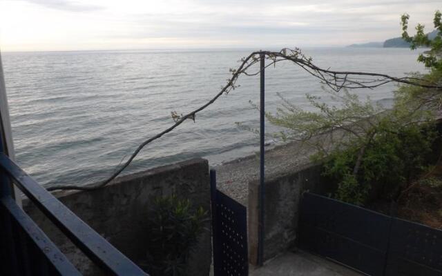 Guesthouse On Queen Tamar 23