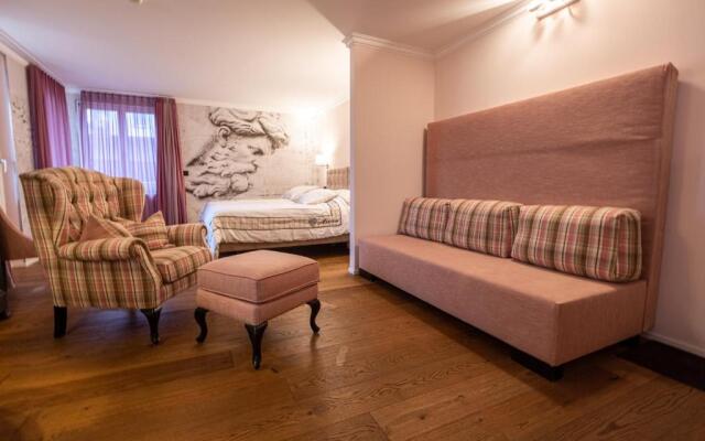 Home Hotel Arosa