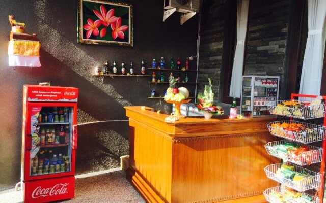 Suwardika Homestay and Dormitory - Hostel