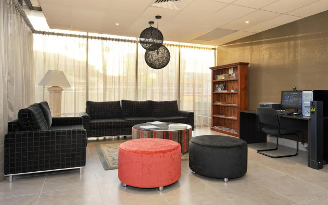 The Summit Apartments