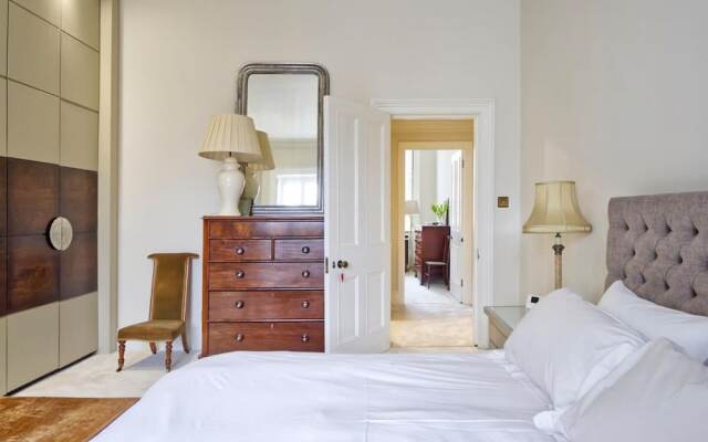 Grand 2 Bedroom Flat Kensington