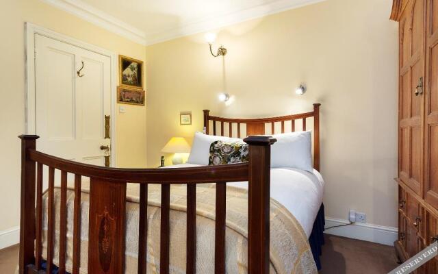 Veeve  4 Bed Kensington House On Kensington Church Street