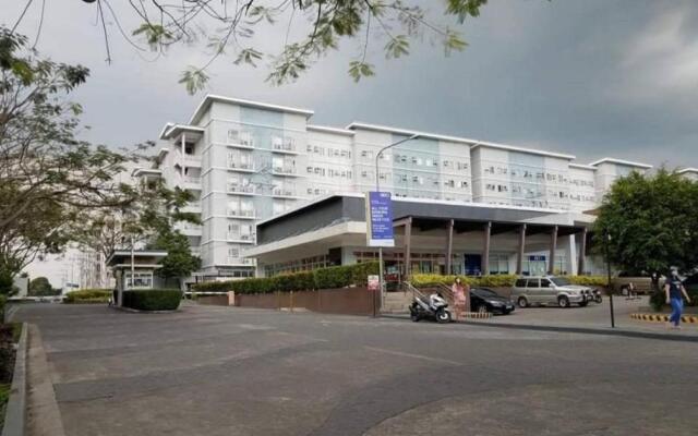 OYO 936 Yumis Condotel Trees Residences