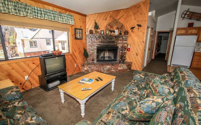 Bear Claw Bungalow 379 by Big Bear Vacations