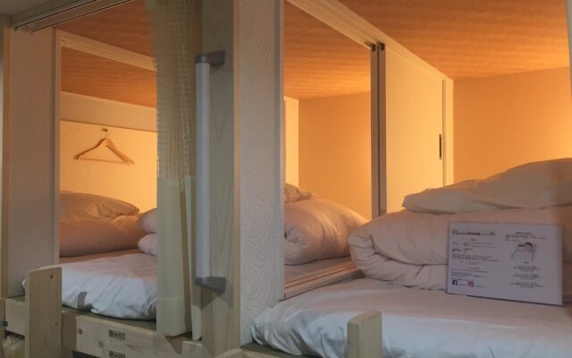 HOSTEL WASABI Osaka Bed with Library