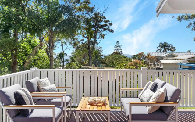 SEA DECK Hyams Beach 4pm Check Out Sundays