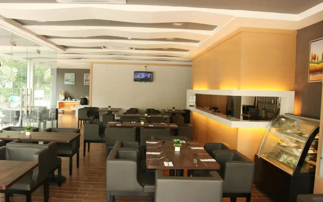 Lumut Suites