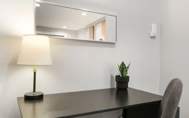 Perfectly Designed 1BR - Barry GA