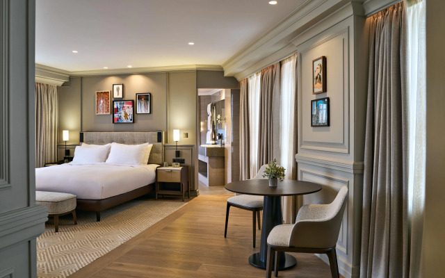 Отель Radisson Blu, London Bond Street