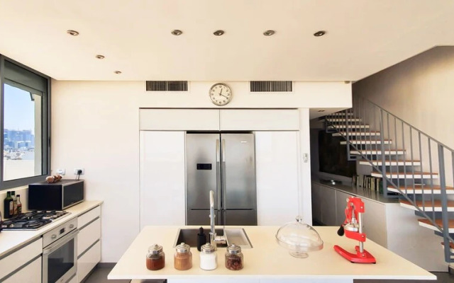 2BDR Roof Top Sea View Neve Tsedek TL56