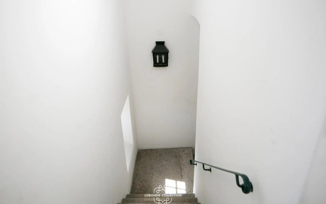 Alfama Deluxe Duplex 53 by Lisbonne Collection