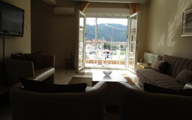 Kyknos De Luxe Suites & Rooms