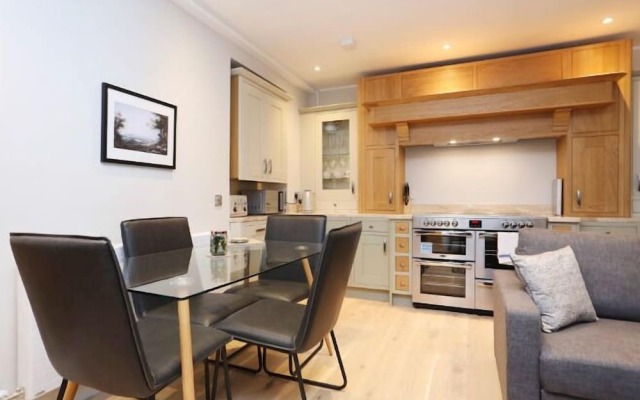 Newly Refurbished Apartment on the Historic Royal Mile