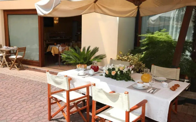 Hotel Cris