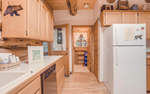 Bear Den Log Cabin