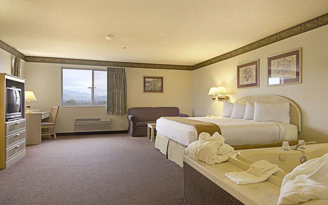 Holiday Inn Express Redding North by IHG