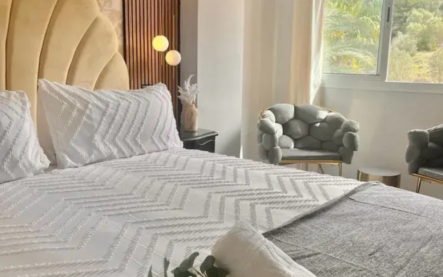 Plush Penthouse With Terrace