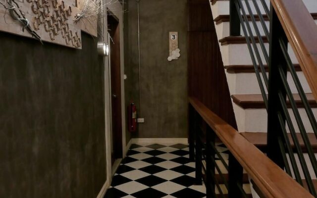 Hive Hostel - Adults Only